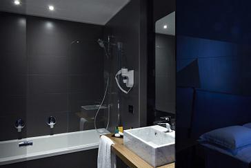 Hotel The Building | Rome | hotelin rome bathtub