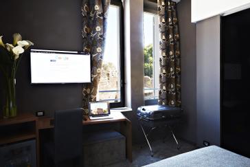 Enjoy Smart Tv & Free Wi-Fi