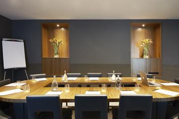 Hotel The Building | Rome | business center