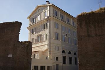 Hotel The Building | Rome | palazzo con rovine romane