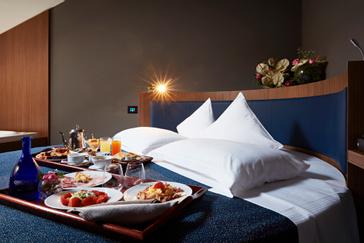 Hotel The Building | Rome | round bed