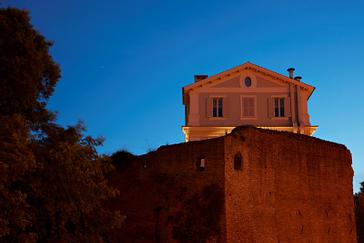Hotel The Building | Rome | the building hotel during twilight
